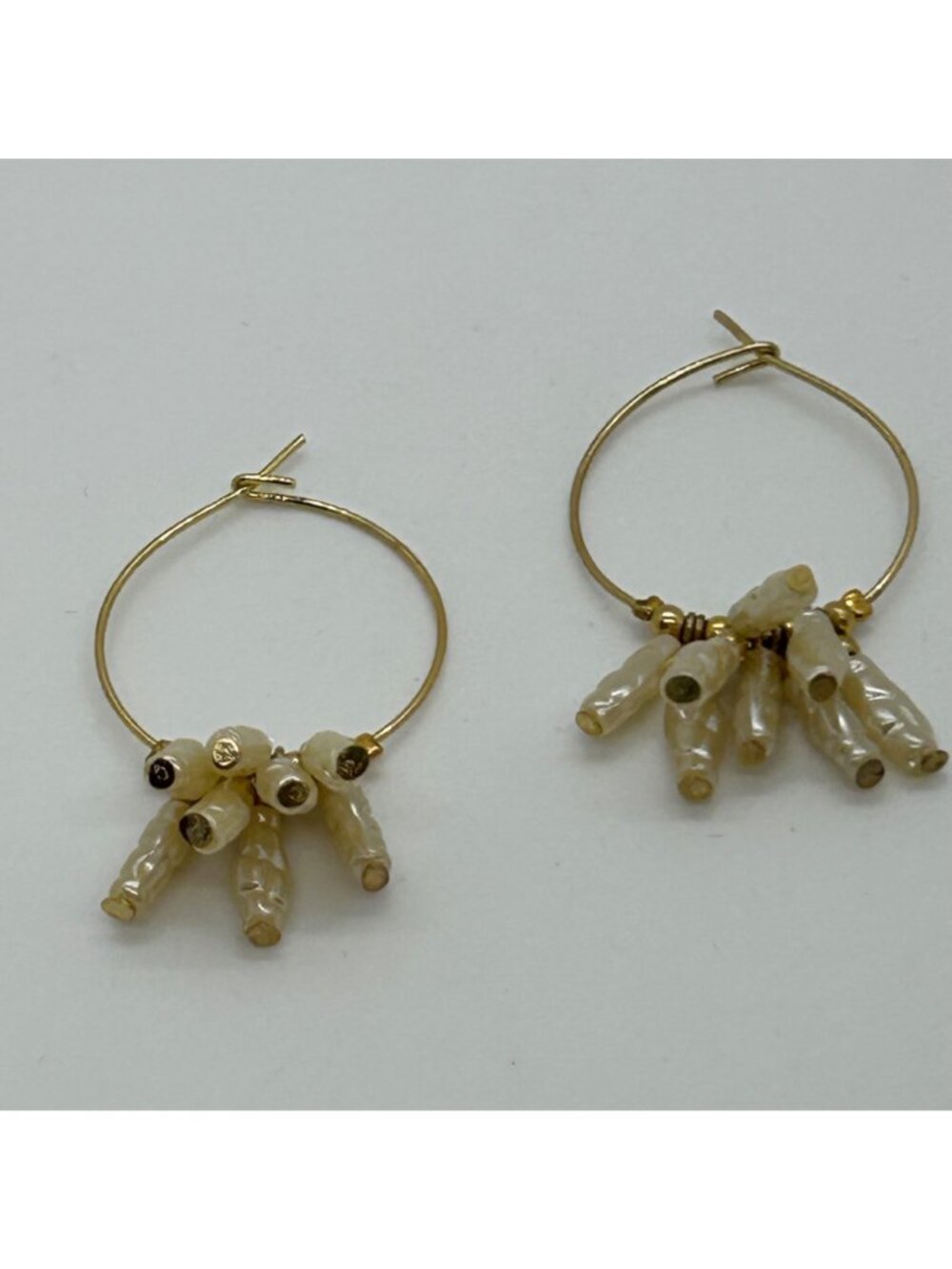 Vintage Gold Hoop Earrings With White Acrylic Stick Pearl Clusters - Picture 4 of 13